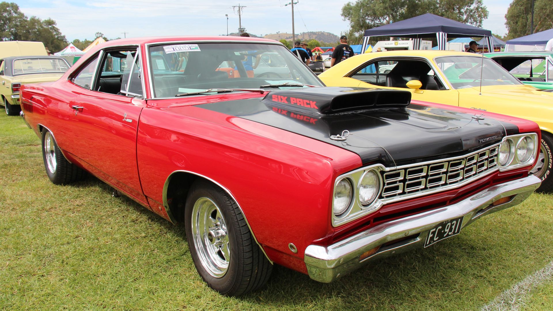From 1965 the B body Plymouths (same platform as the Dodge Coronet and Charger) were available in base model Belvedere and upmarket Satellite (with high performance GTX option) Roadrunners were introduced in 1968, a high performance version of the Belvede