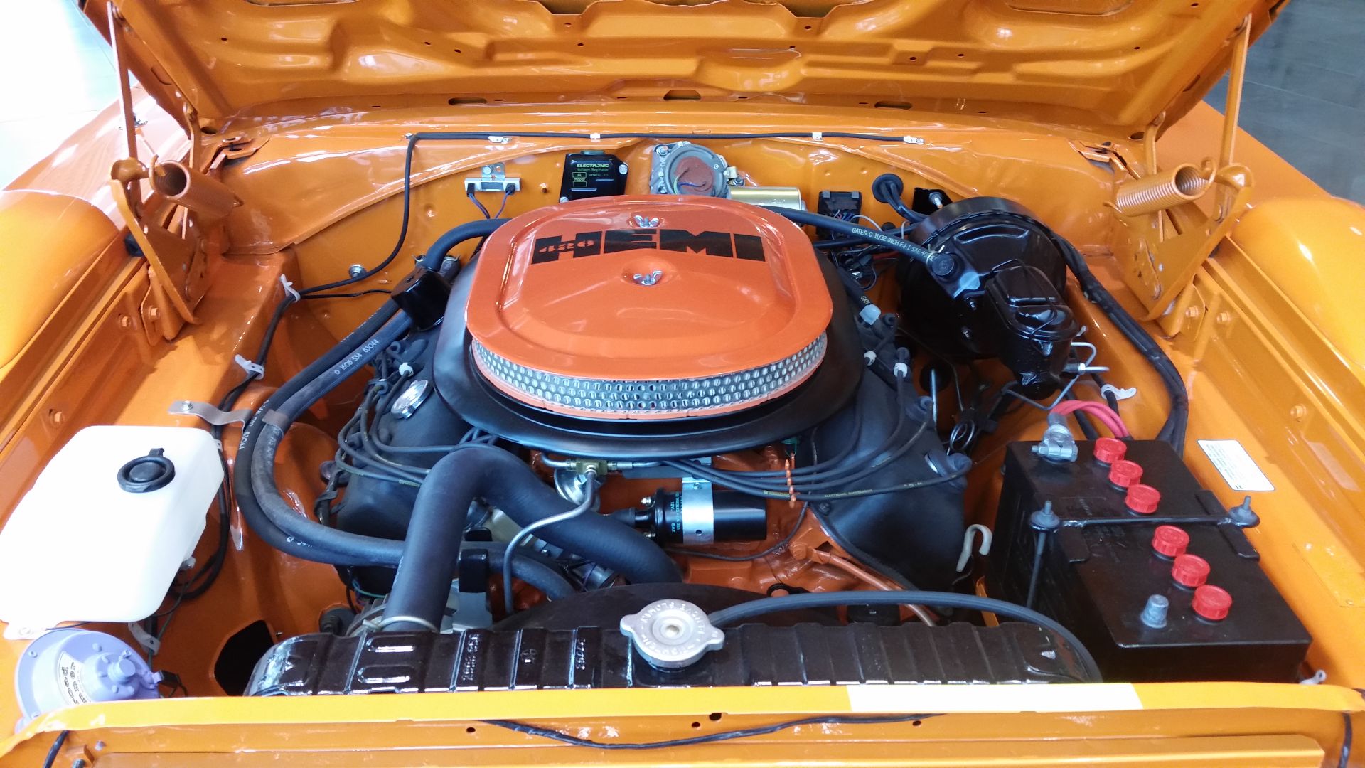 426 Hemi V8 Engine on a 1970 Plymouth Superbird