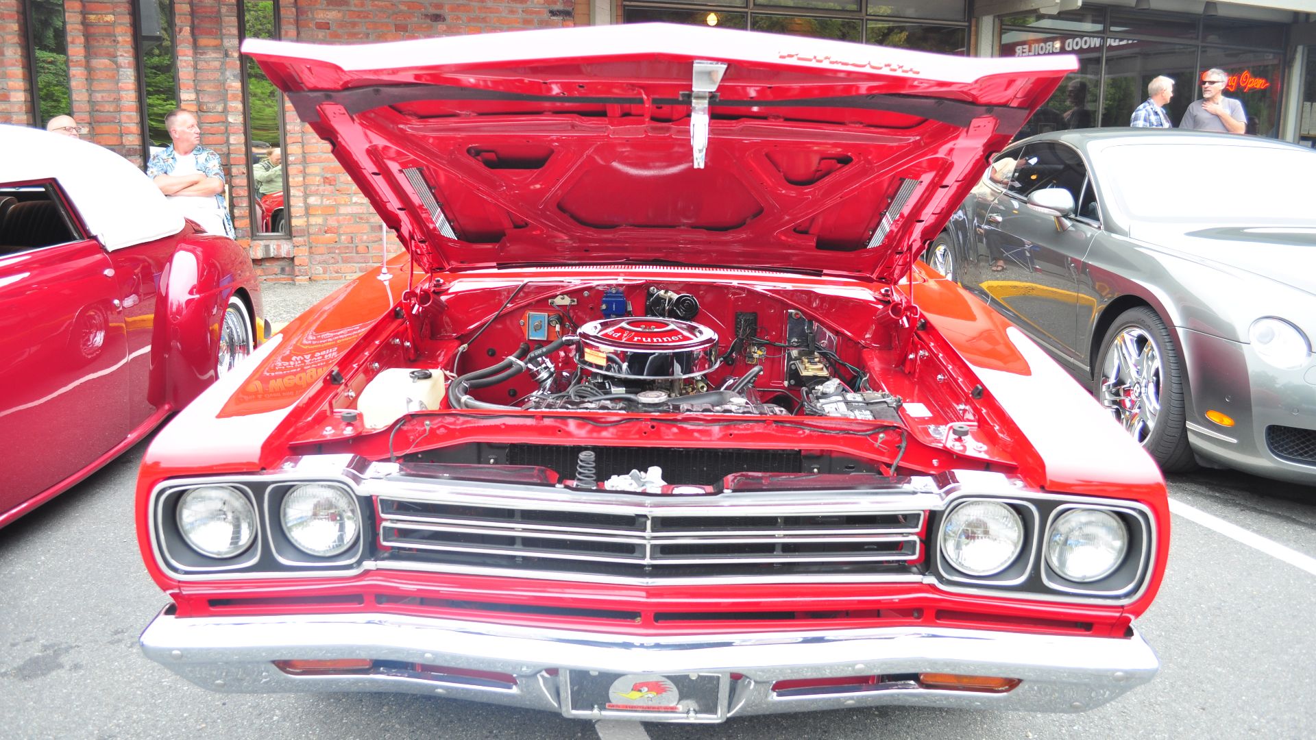 Engine compartment, 1969 Plymouth Road Runner, 9th Annual Wedgwood Car Show, parking lot of Wedgwood Broiler, Wedgwood, Seattle, Washington, U.S.
