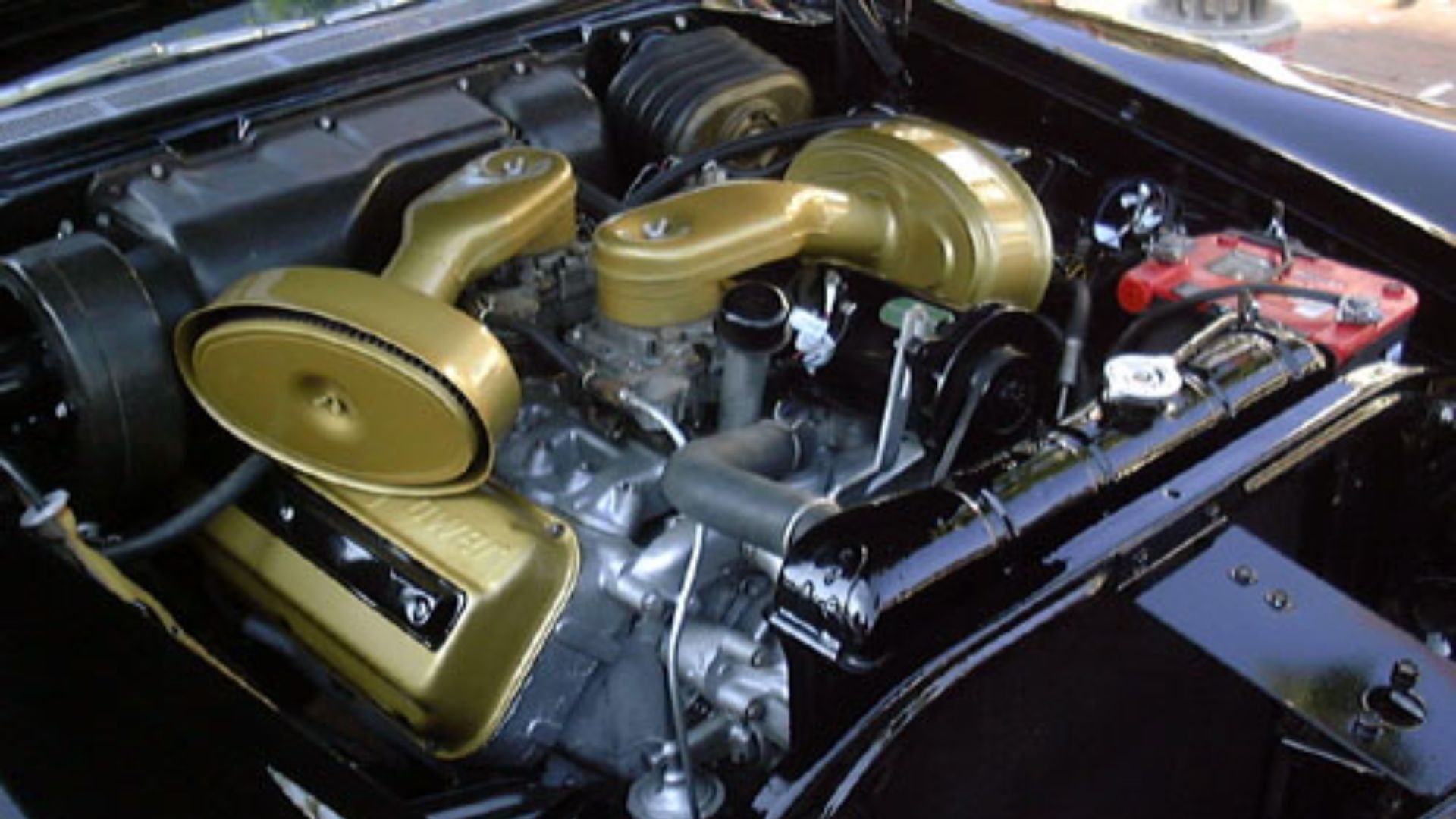 Early Chrysler Hemi engine in 1957 Chrysler 300C. Photo by User:Morven at the weekly Garden Grove, California car show on Friday, May 21, 2004.