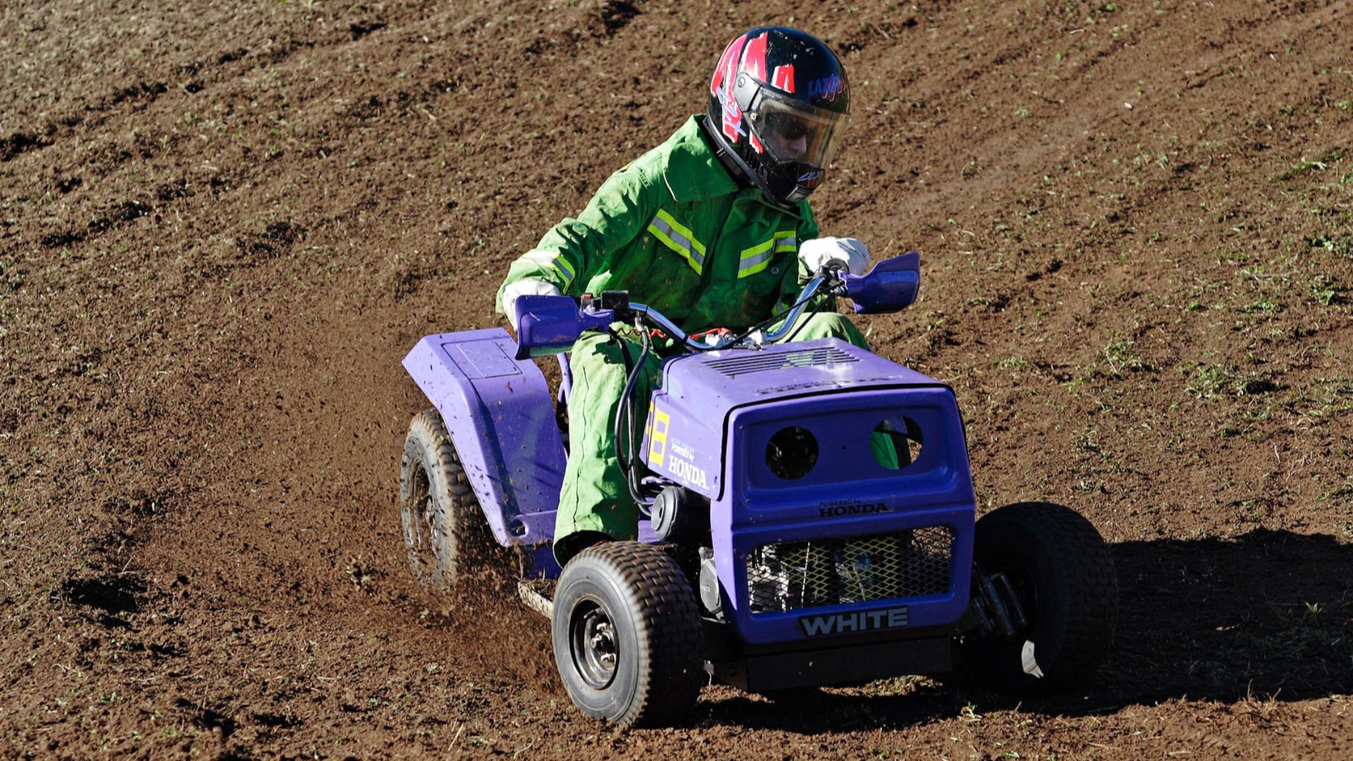 Swifts Creek Lawnmower Races, June 2007