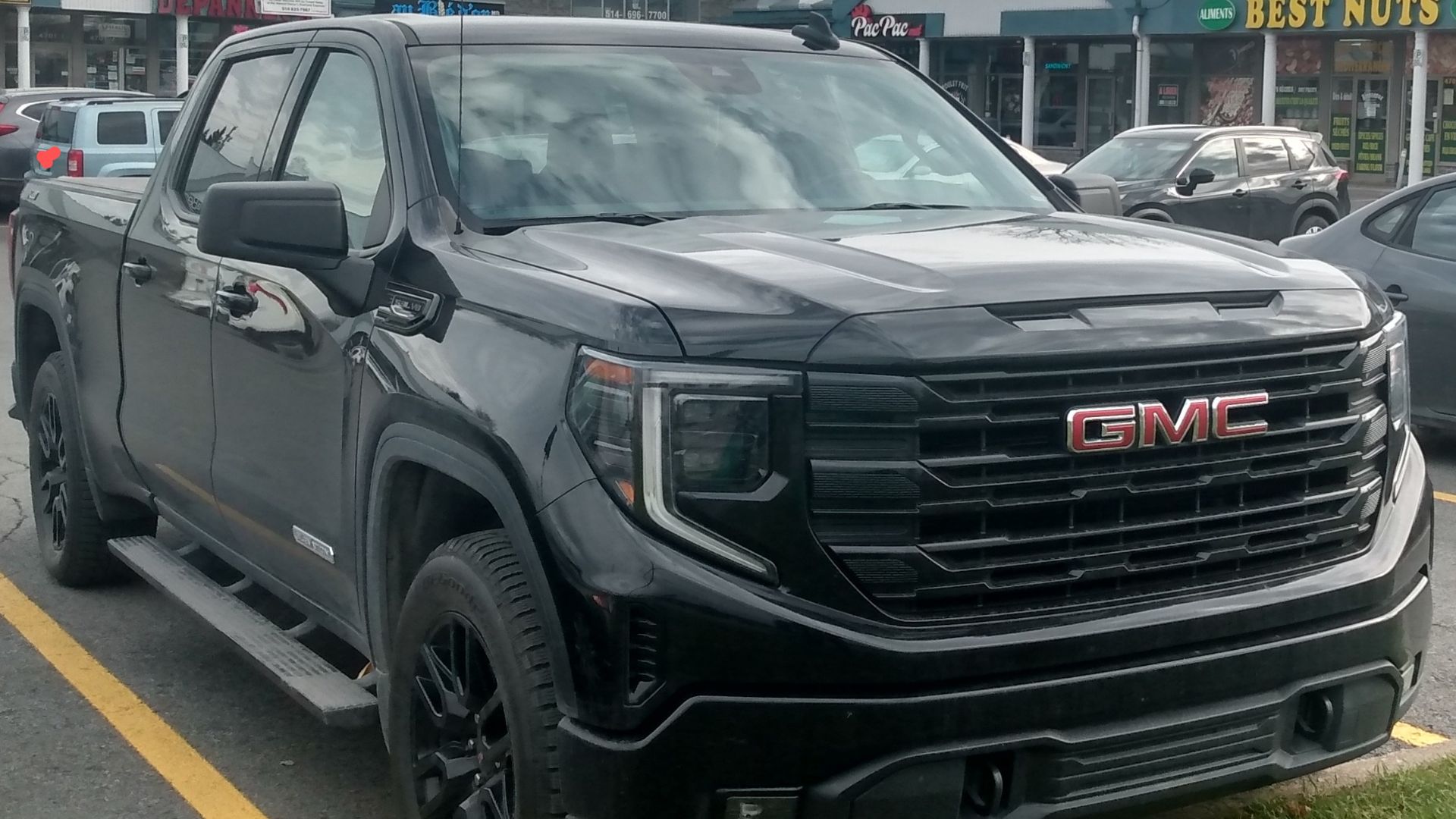 GMC Sierra 1500 photographed in Dollard-Des-Ormeaux, Québec, Canada .
