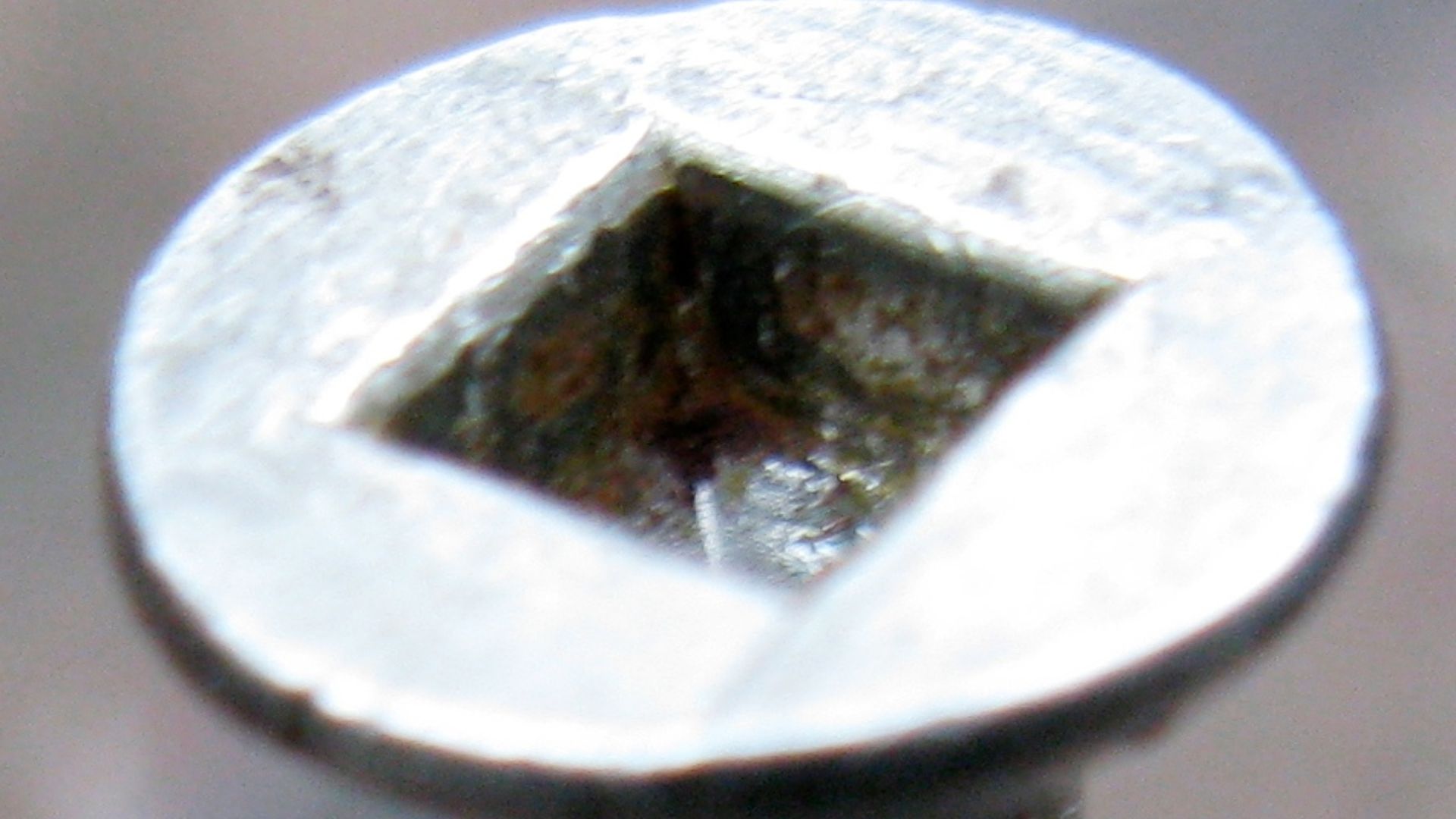 Photograph of a w:en:Robertson screw