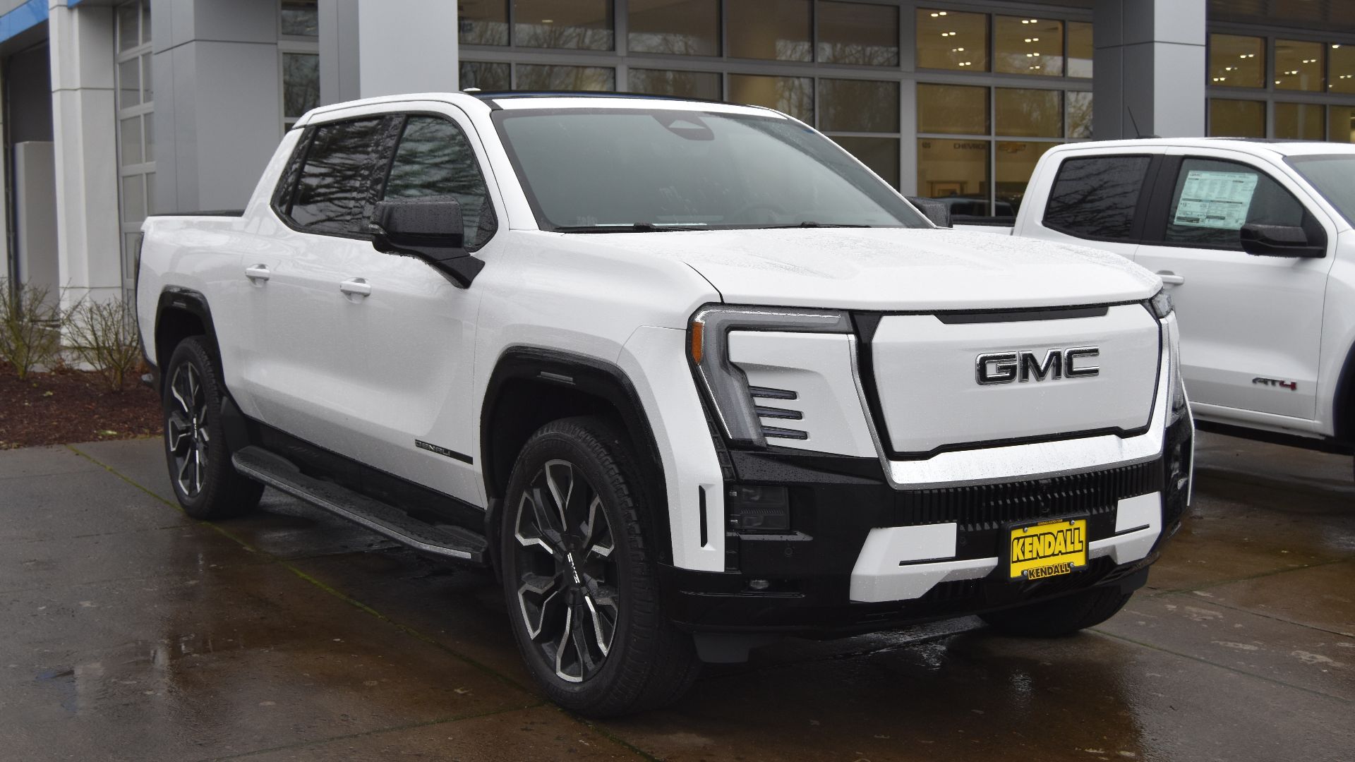 2024 Sierra EV out front of Kendall Chevrolet / GMC / Cadillac of Eugene, Oregon