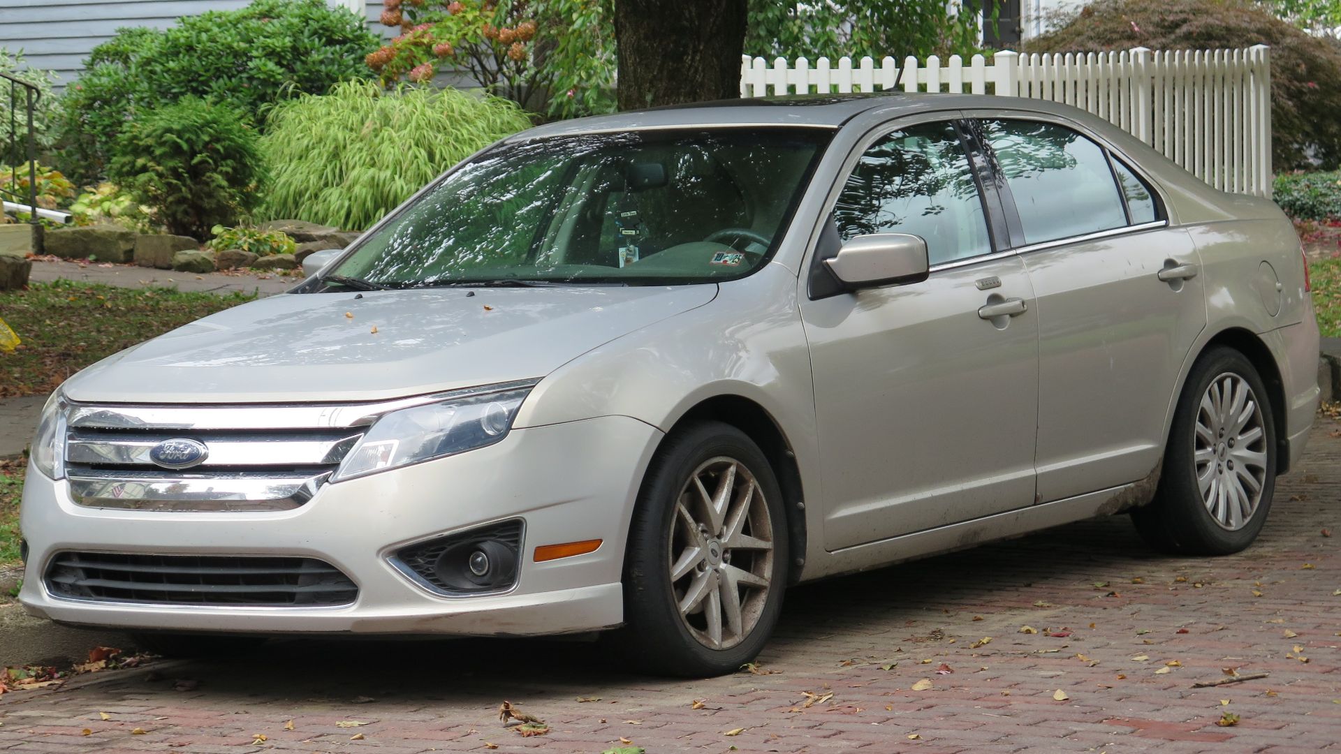 2010 Ford Fusion photographed in Warren, Pennsylvania.