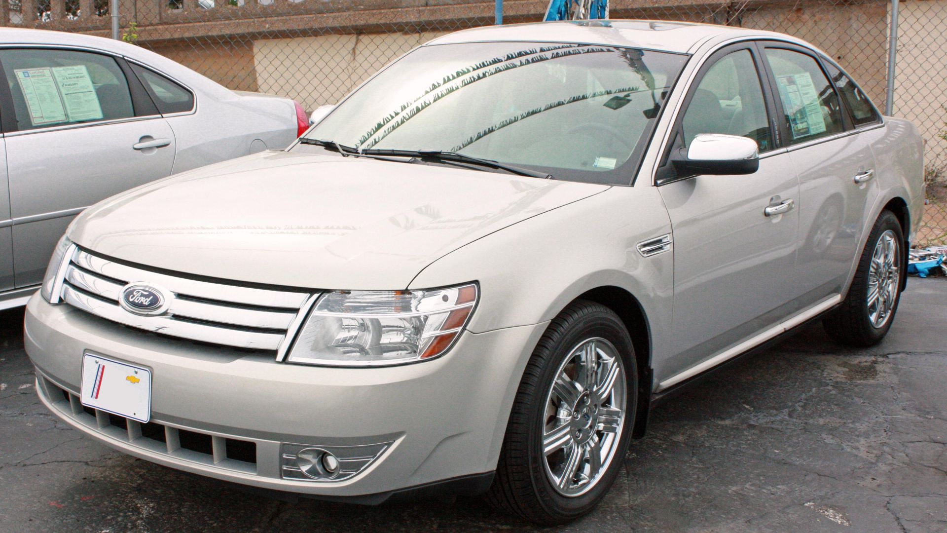 Ford Taurus photographed in St. Louis, Missouri