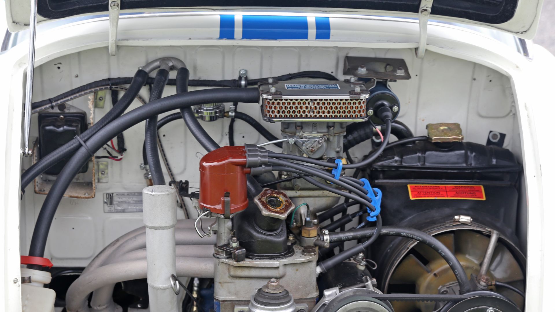 Abarth 747cc engine installed in a 1959 Fiat-Abarth 750 Coupé Zagato, at the 2014 Lime Rock Concours d'Élegance, belonging to Alan Rosenblum. Freshly restored, this is a pushrod 50cv 747cc engine derived from the Fiat 600's 633cc engine.