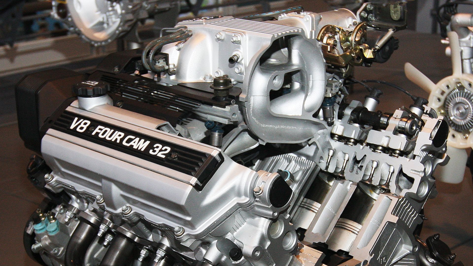 1989 Toyota 1UZ-FE Type engine. V8 3,968cc.