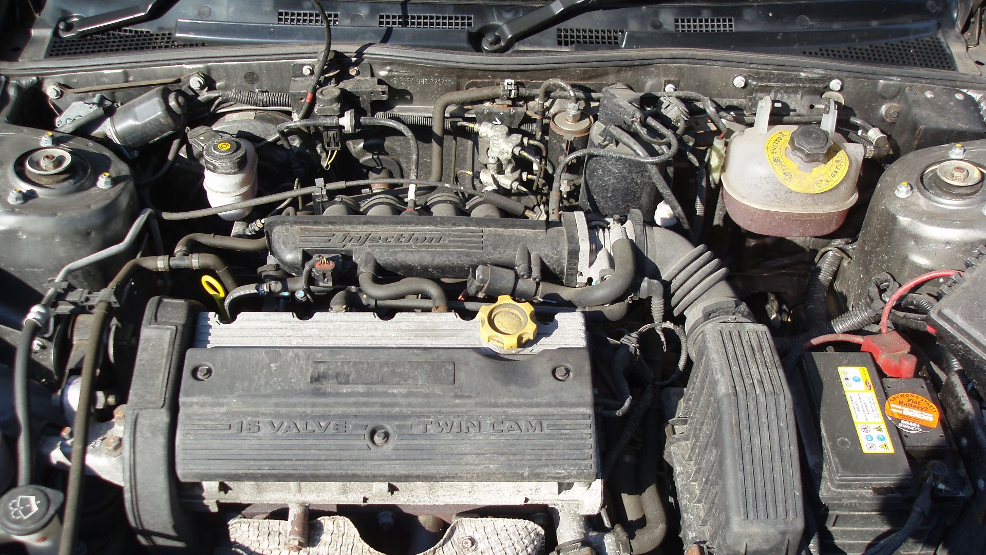 A 1.4 litre DOHC Rover K-Series engine in an MG ZR.