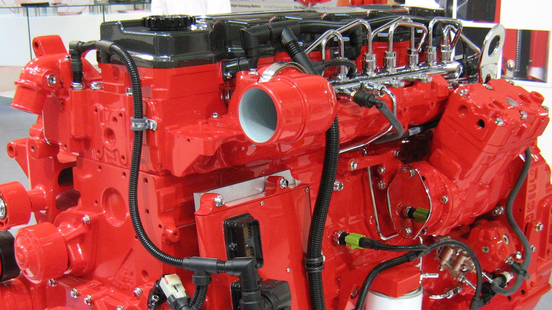 Cummins ISB series medium duty diesel engine (6,7 L, 6 cylinder, VGT turbocharger, EGR and Common rail fuel injection)