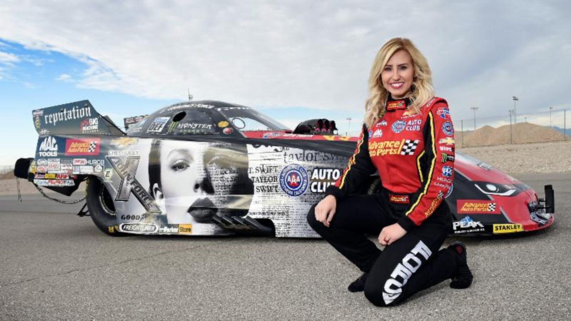 Courtney Force’s Advance Auto Parts Funny Car promoted Taylor Swift's new album at the 2017 NHRA Finals in Pomona, California.