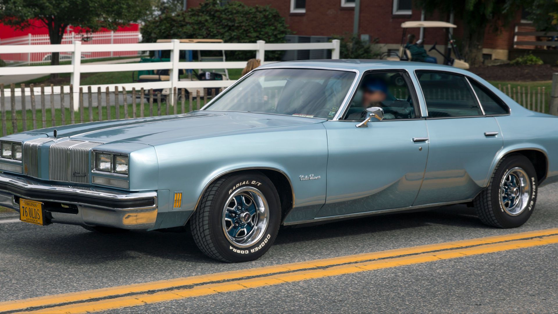1976 Oldsmobile Cutlass Supreme four-door sedan leaving Hershey 2019.