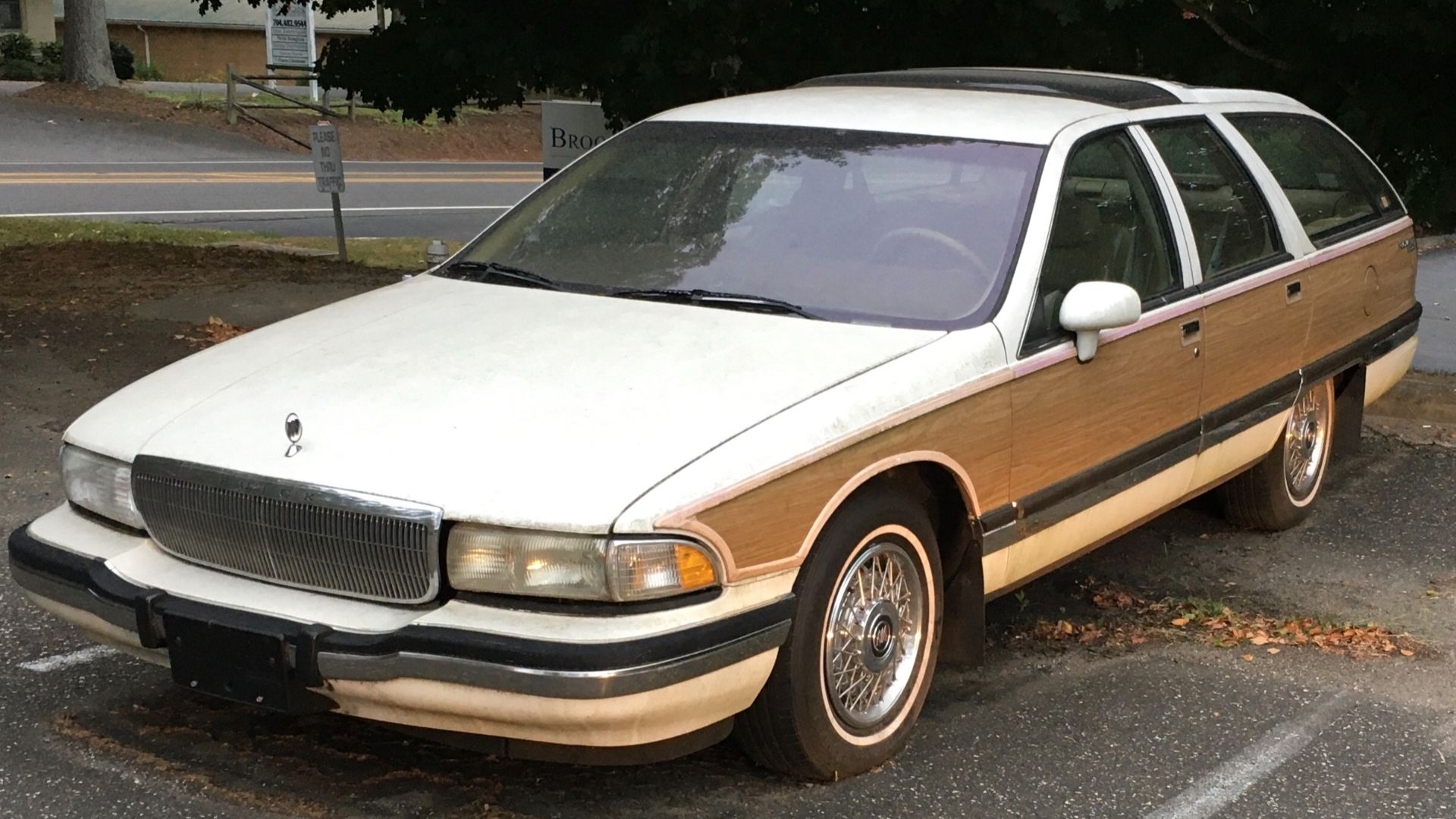 The (amazing) Buick Roadmaster wagon