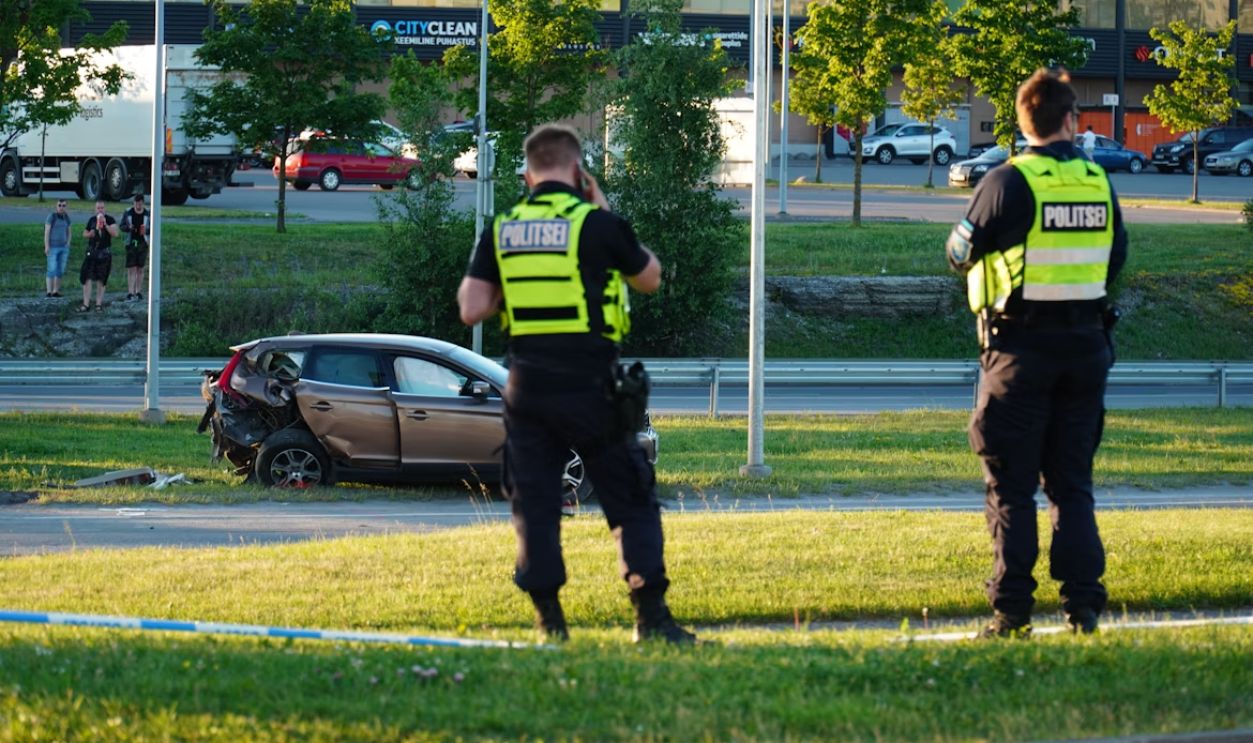 An accident reconstruction expert or engineer