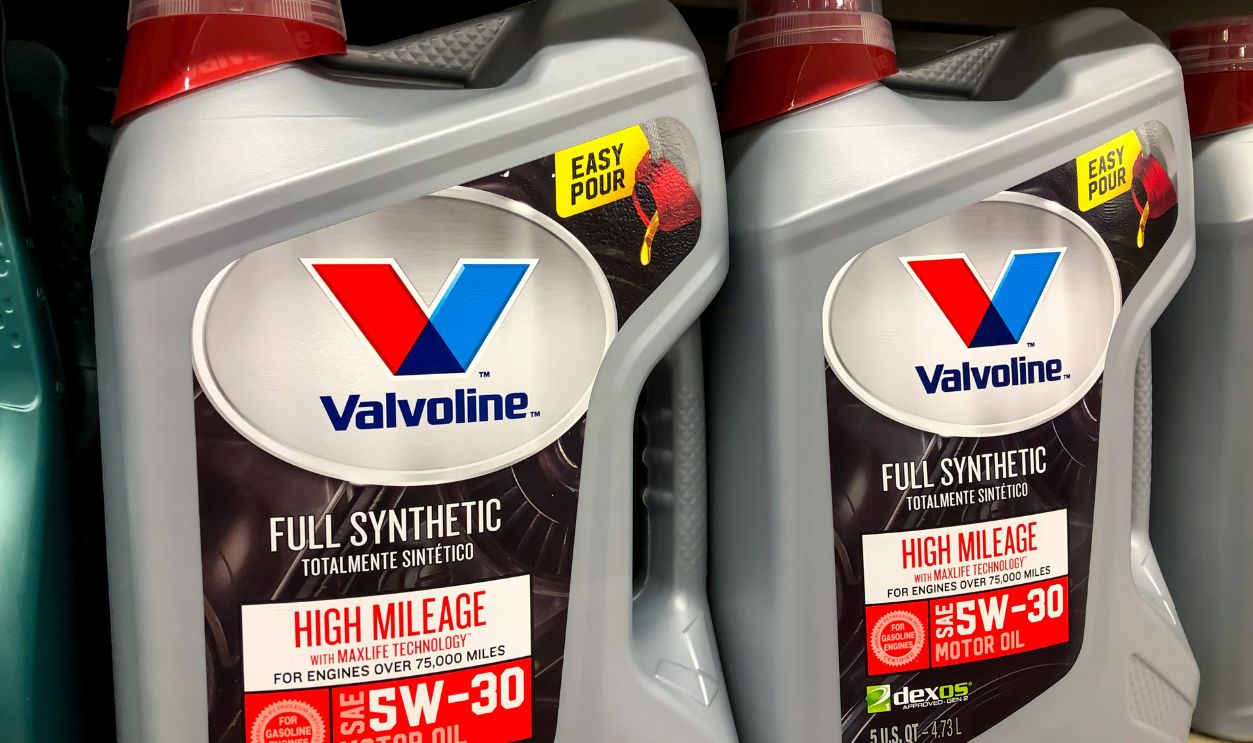 Spirit Lake, IA - April 6, 2019: Oil sitting on shelves.
