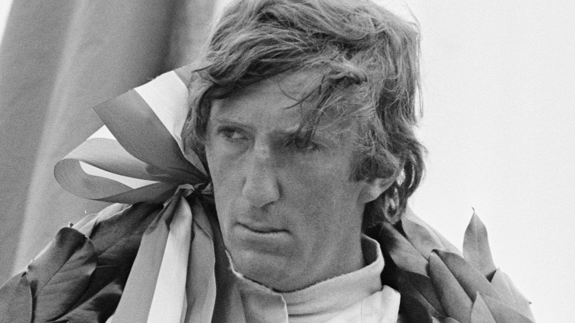 Grand Prix 1970 van Nederland voor Formule I wagens , Zandvoort; J. Rindt in krans, kop.