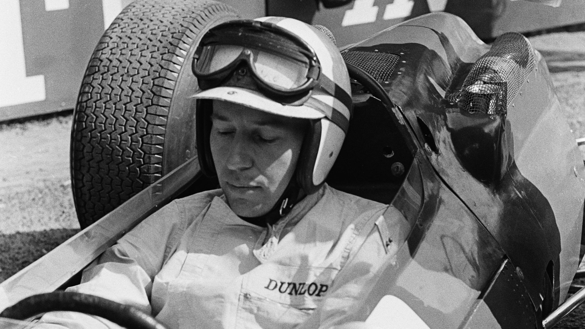 Collectie / Archief : Fotocollectie Anefo
Reportage / Serie : [ onbekend ]
Beschrijving : Grand Prix van Nederland, het rennersveld; John Surtees (Ferrari)
Datum : 24 mei 1964
Locatie : Noord-Holland, Zandvoort
Trefwoorden : auto's, coureurs, sport
Persoo