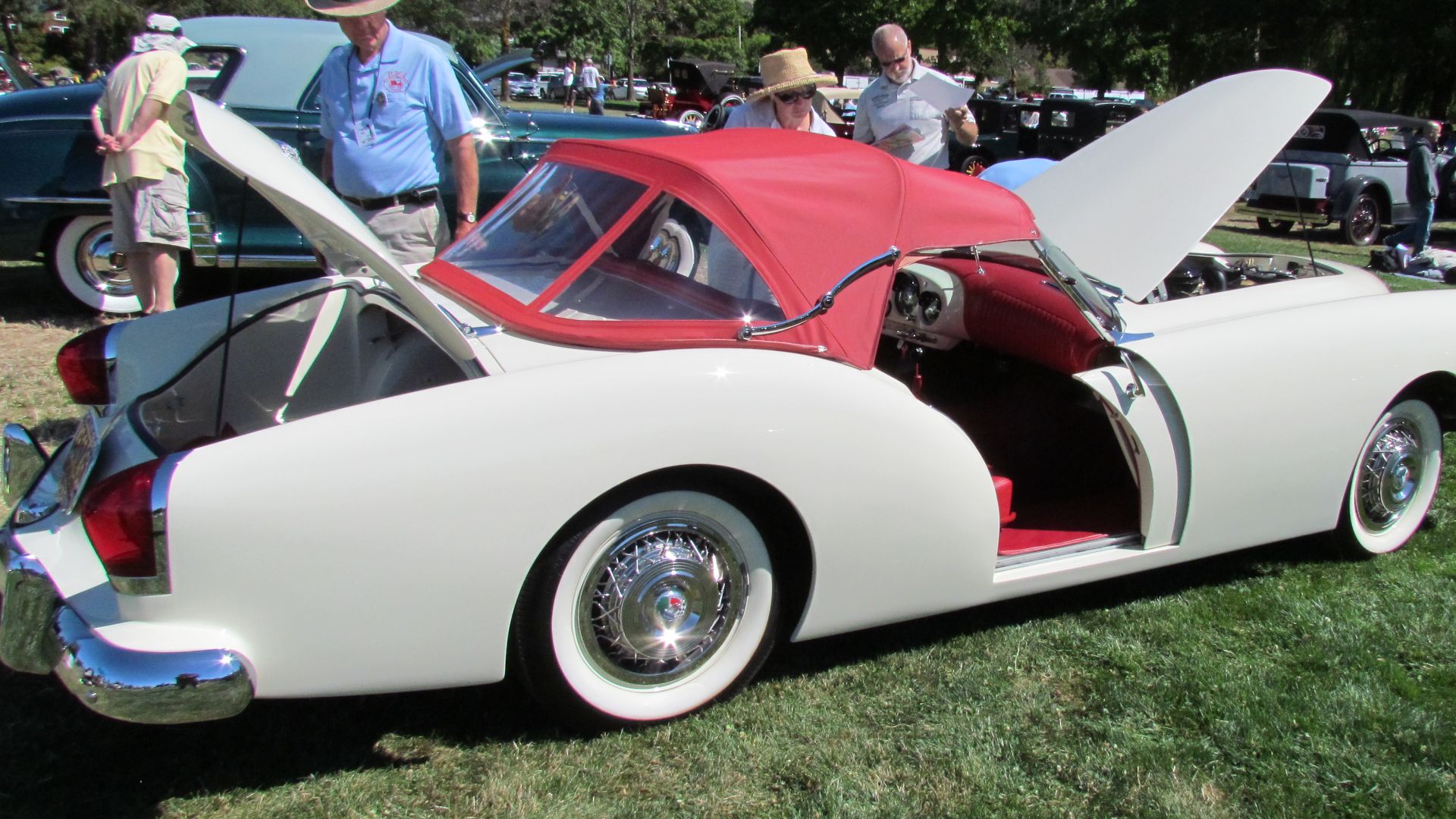 1954 Kaiser Darrin sports car