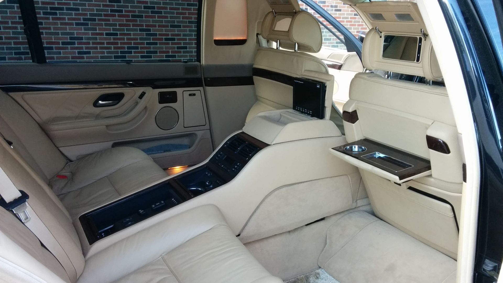 backseat interior of a 1997 BMW E38 L7, September 2014