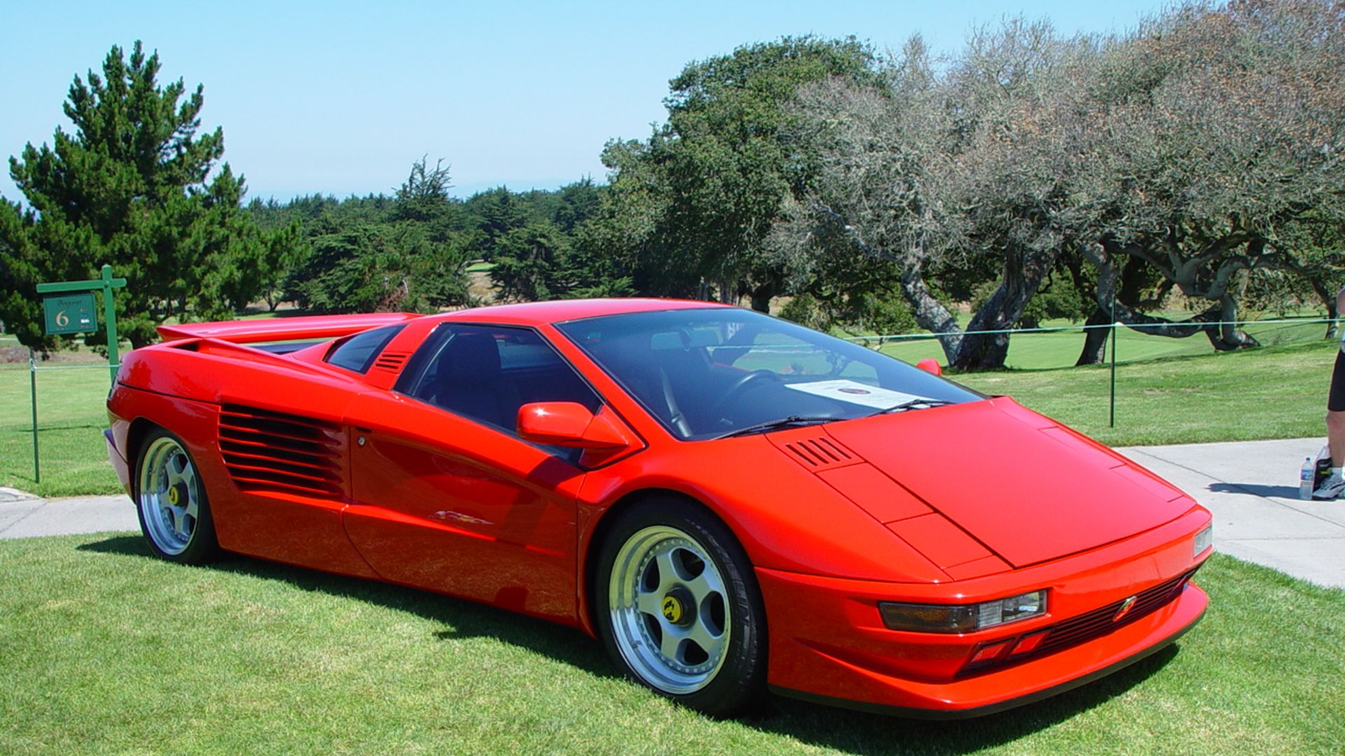 DSC09539

Cizeta-Moroder V16T at 2003 Concorso Italiano, Seaside, CA.