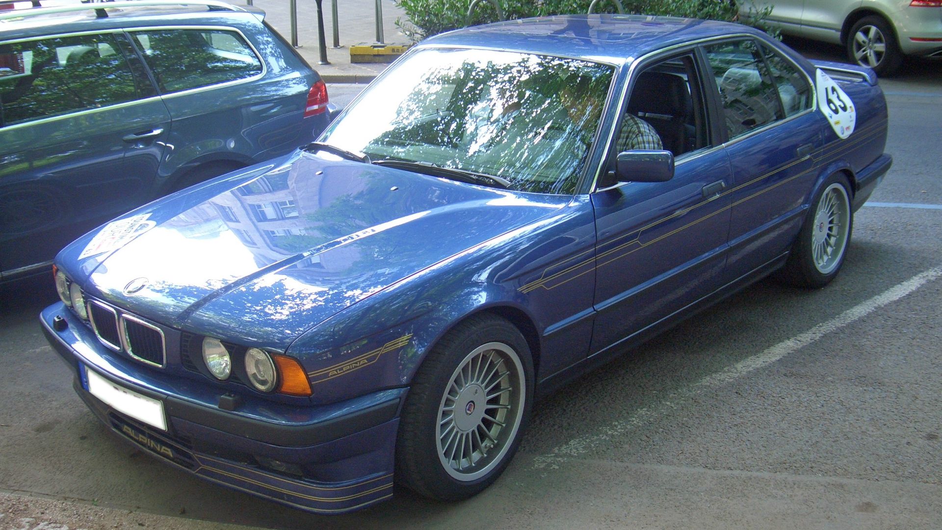 Alpina B10 Biturbo (based on BMW 5 series E34), 1989-1994, seen at AUTO ZEITUNG Youngtimer Tour 2011, finish at Königsallee, Düsseldorf