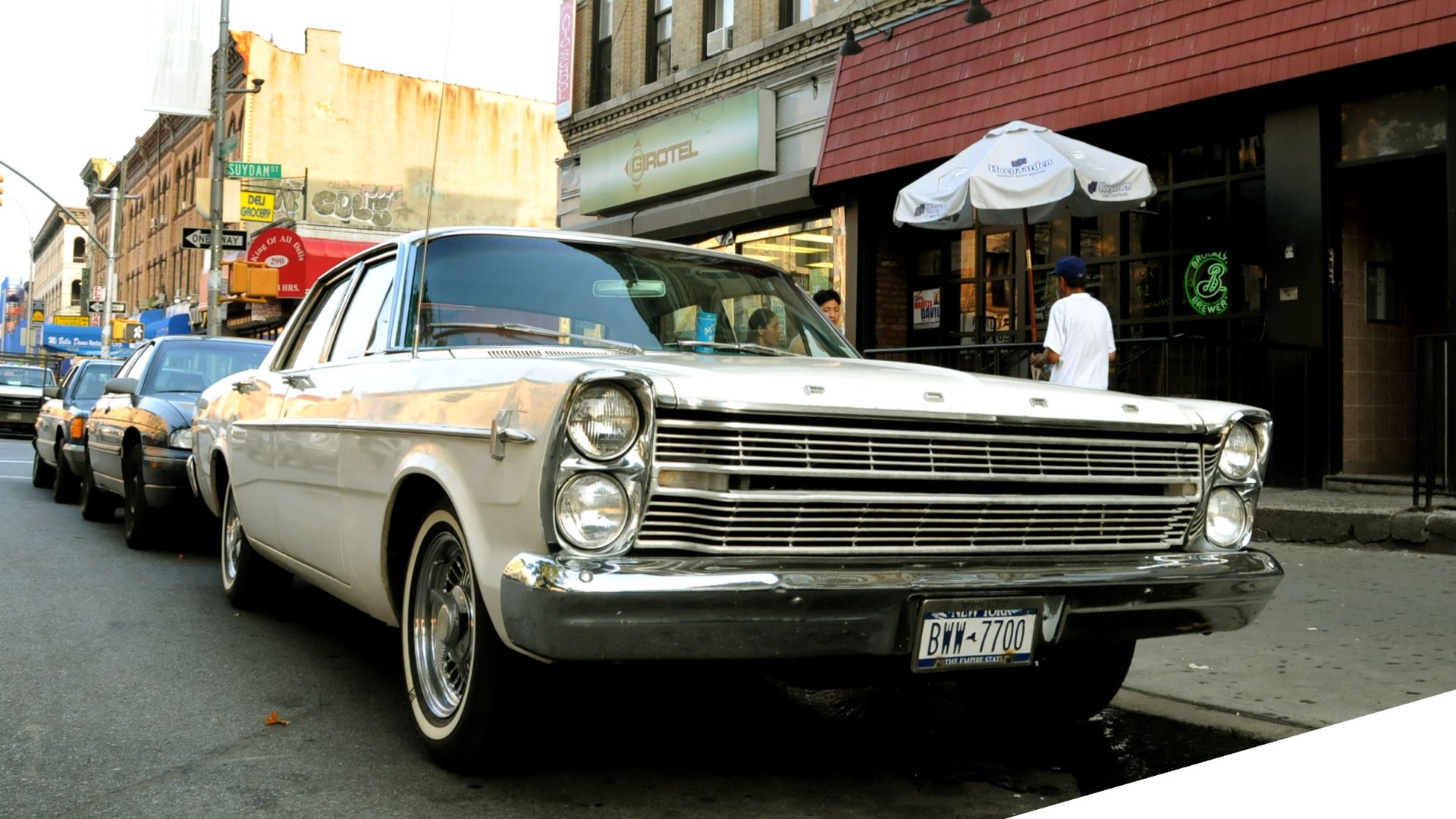1966 Ford Custom 500.

Corresponding article available here: bushwickbk.com/2009/08/24/photo-essay-bushwicks-classic-r...