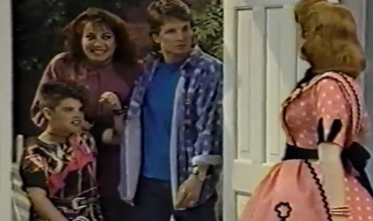 Screenshot from Hi Honey, I'm Home! (1991–1992)