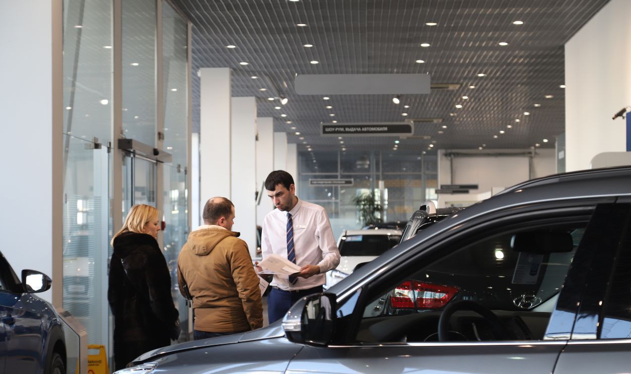 Nizhny Novgorod, Russia, Russia - March 14, 2018: Manager in showroom of dealership Hynday in Nizhny Novgorod city in 2018