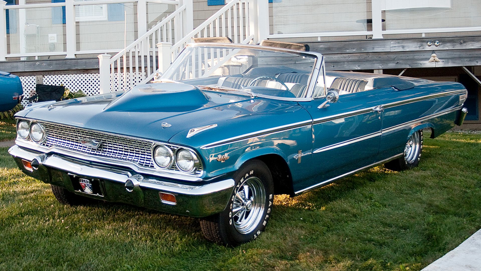 1963 Ford Galaxie 427 with Thunderbolt style blister hood.