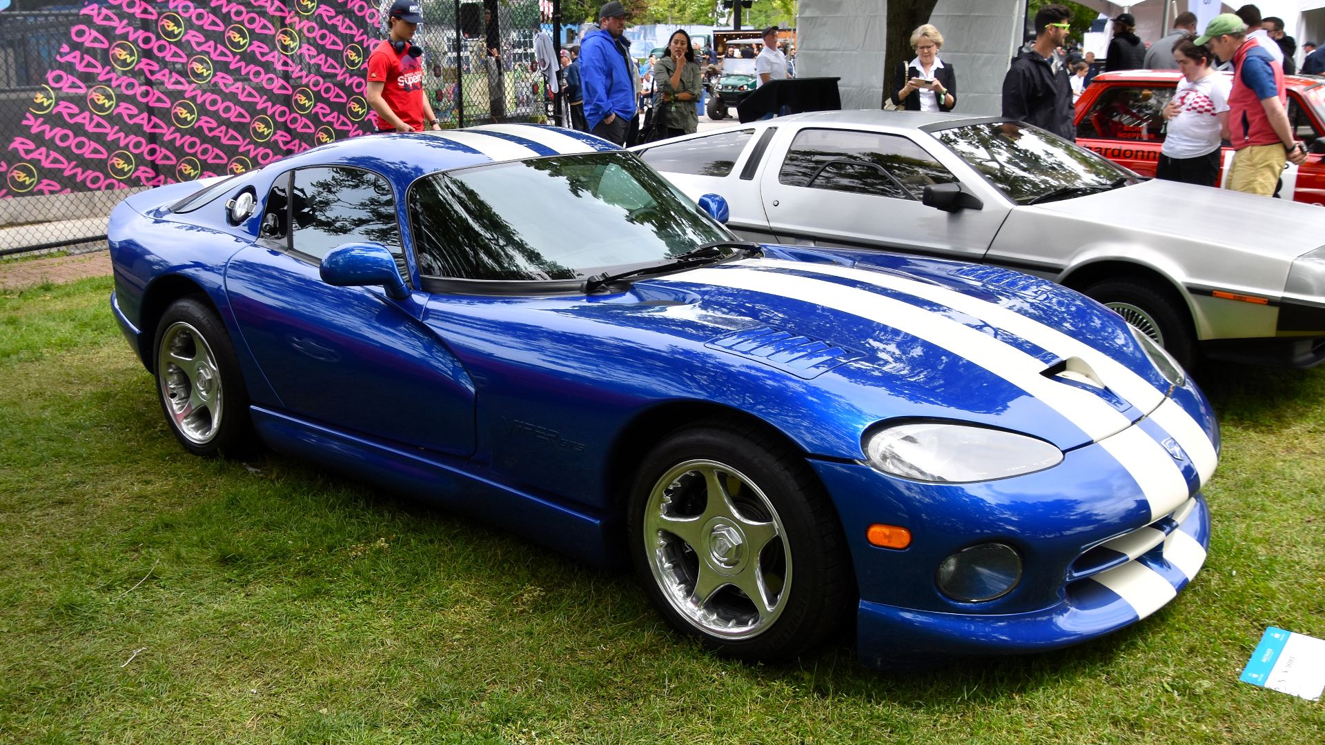 First model year for the coupé version of the Viper as well as airbags for both occupants.