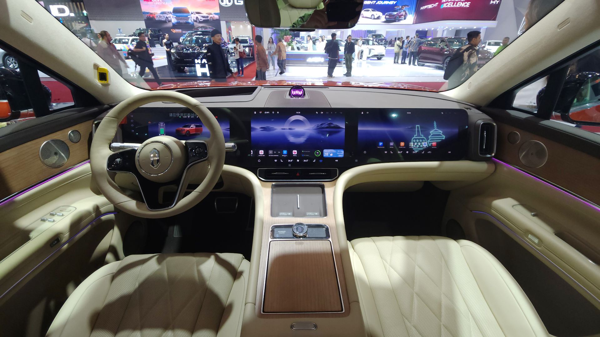 2024 Aito M9 EV interior