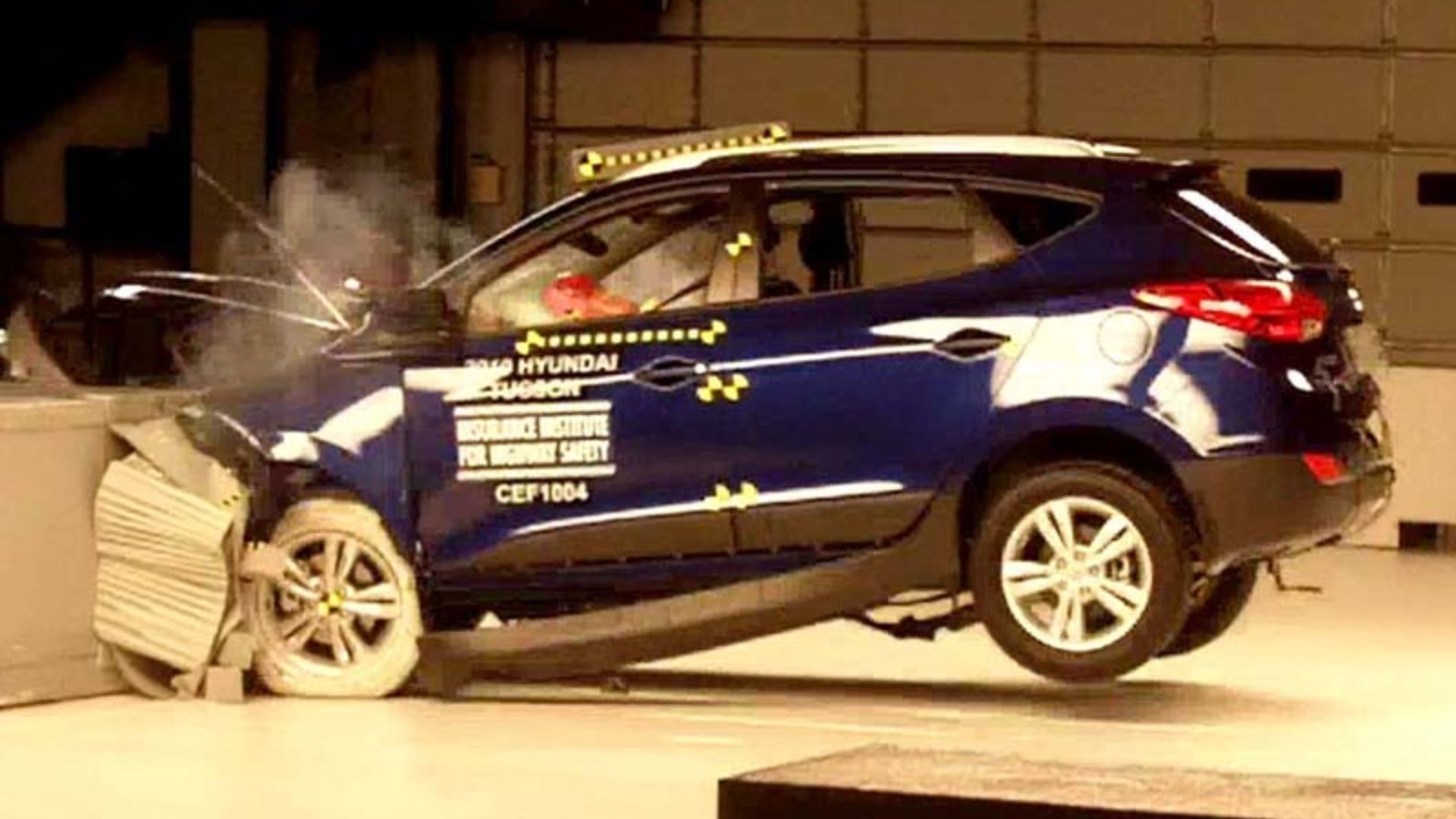 Crash-test of a 2010 Hyundai Tucson GLS at the Insurance Institute for Highway Safety Vehicle Research Center. IIHS crash test page