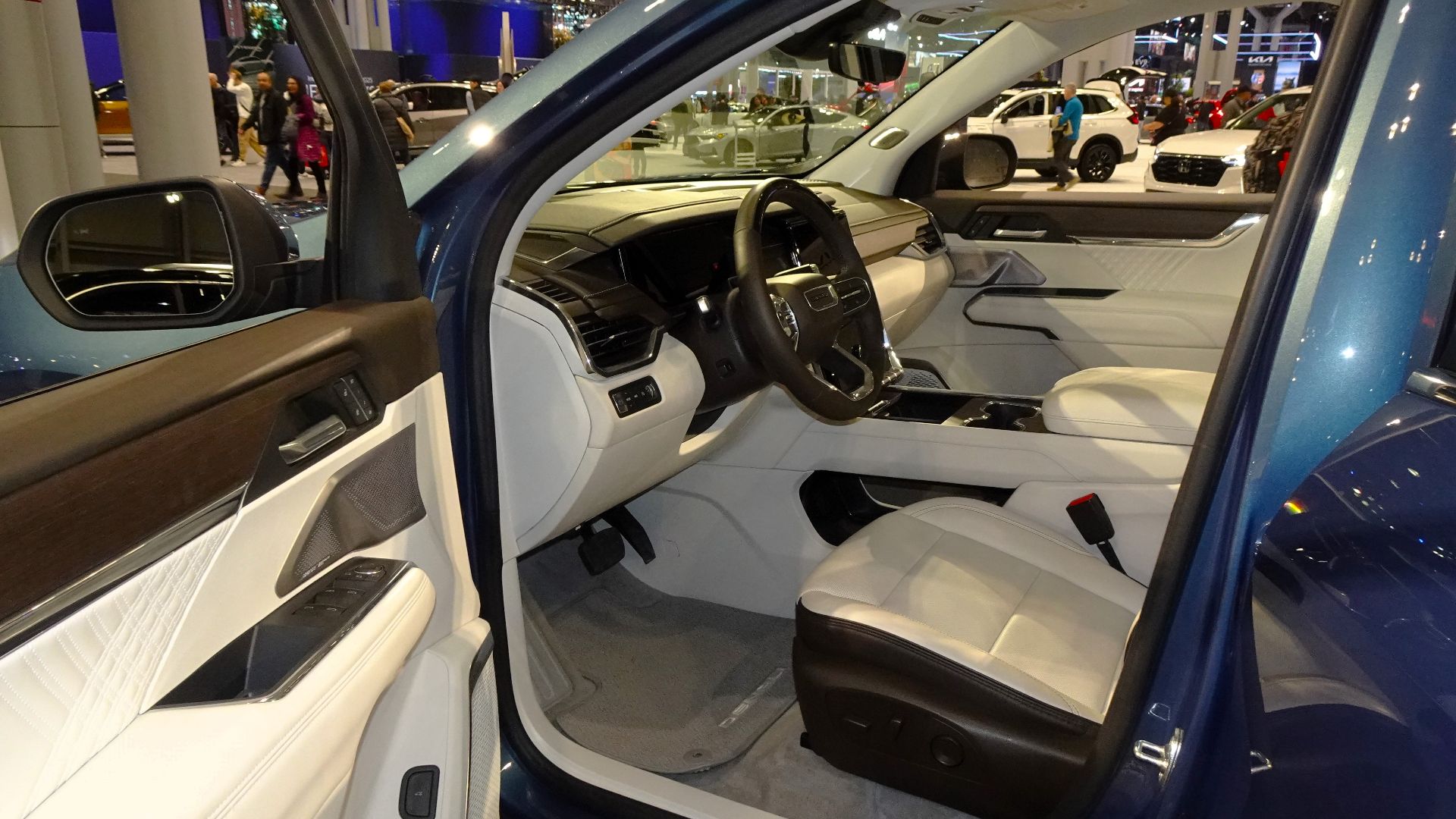 Production: 2006 -
Generation: Third (2024 - )
Engine: 2,5 litre turbo R4 (petrol)
Power: 333 PS
Gearbox: 8 speed automatic

Layout: front engine, all wheel drive