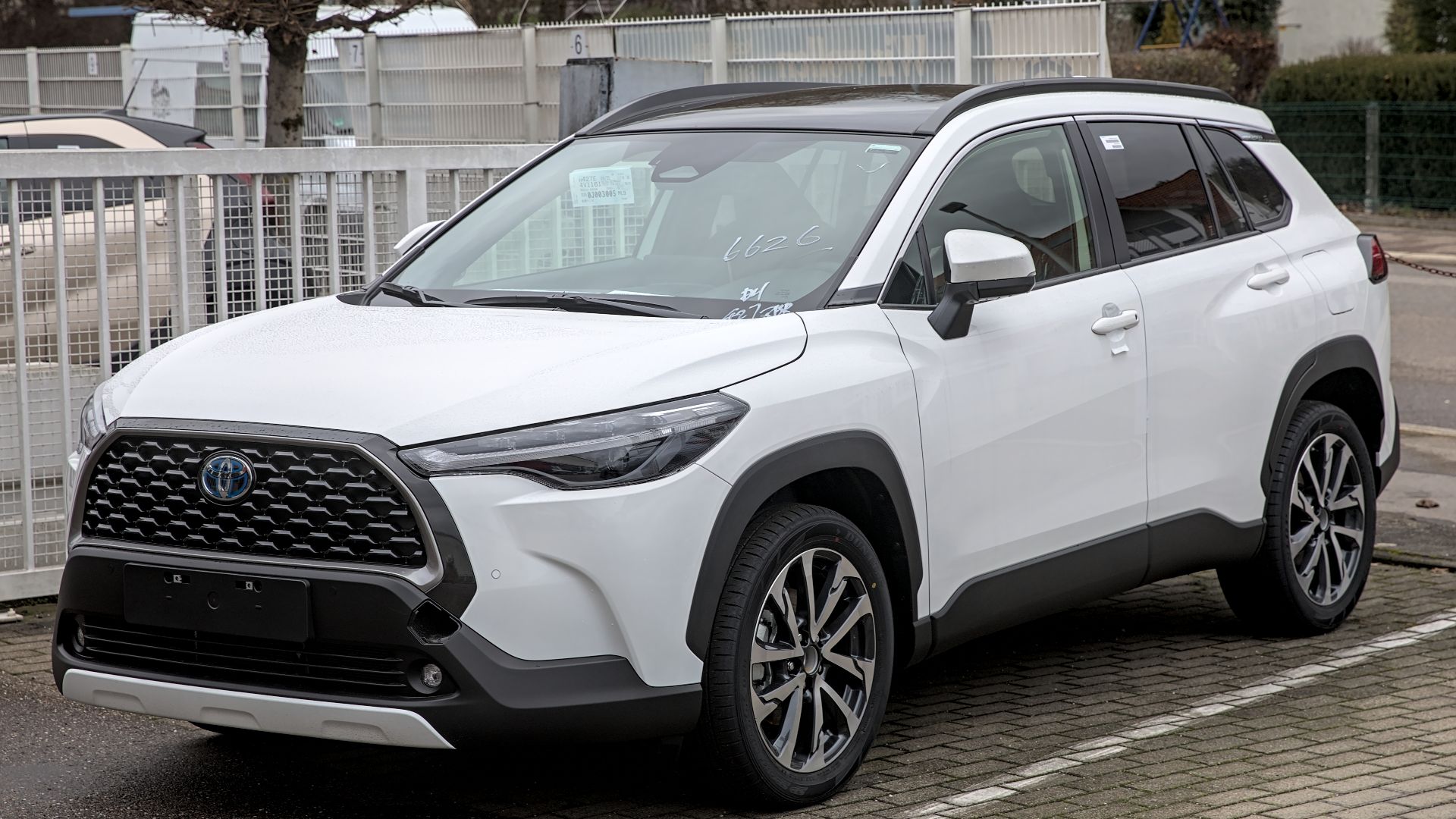 Toyota Corolla Cross Hybrid in Esslingen