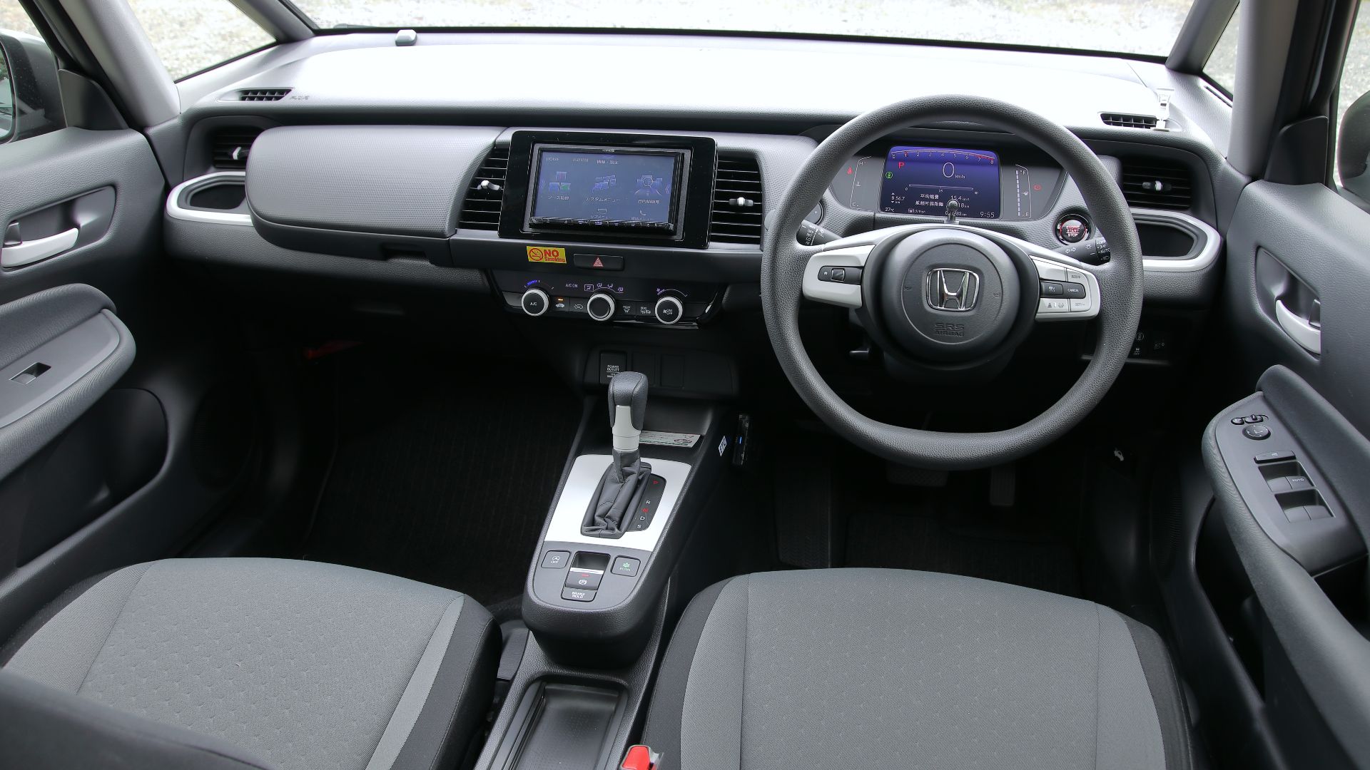Honda Fit Basic 4WD (6BA-GR2)