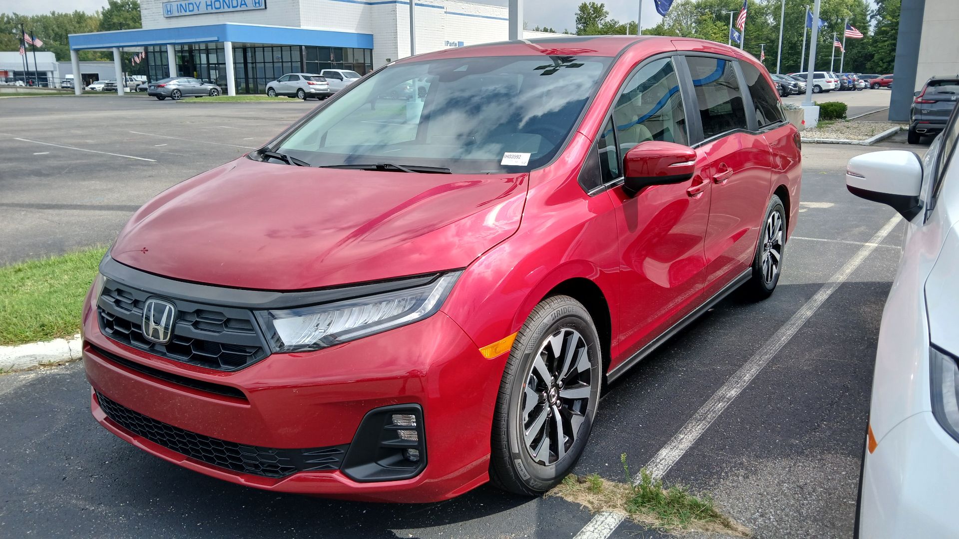 Front view of a 2025 Honda Odyssey minivan
