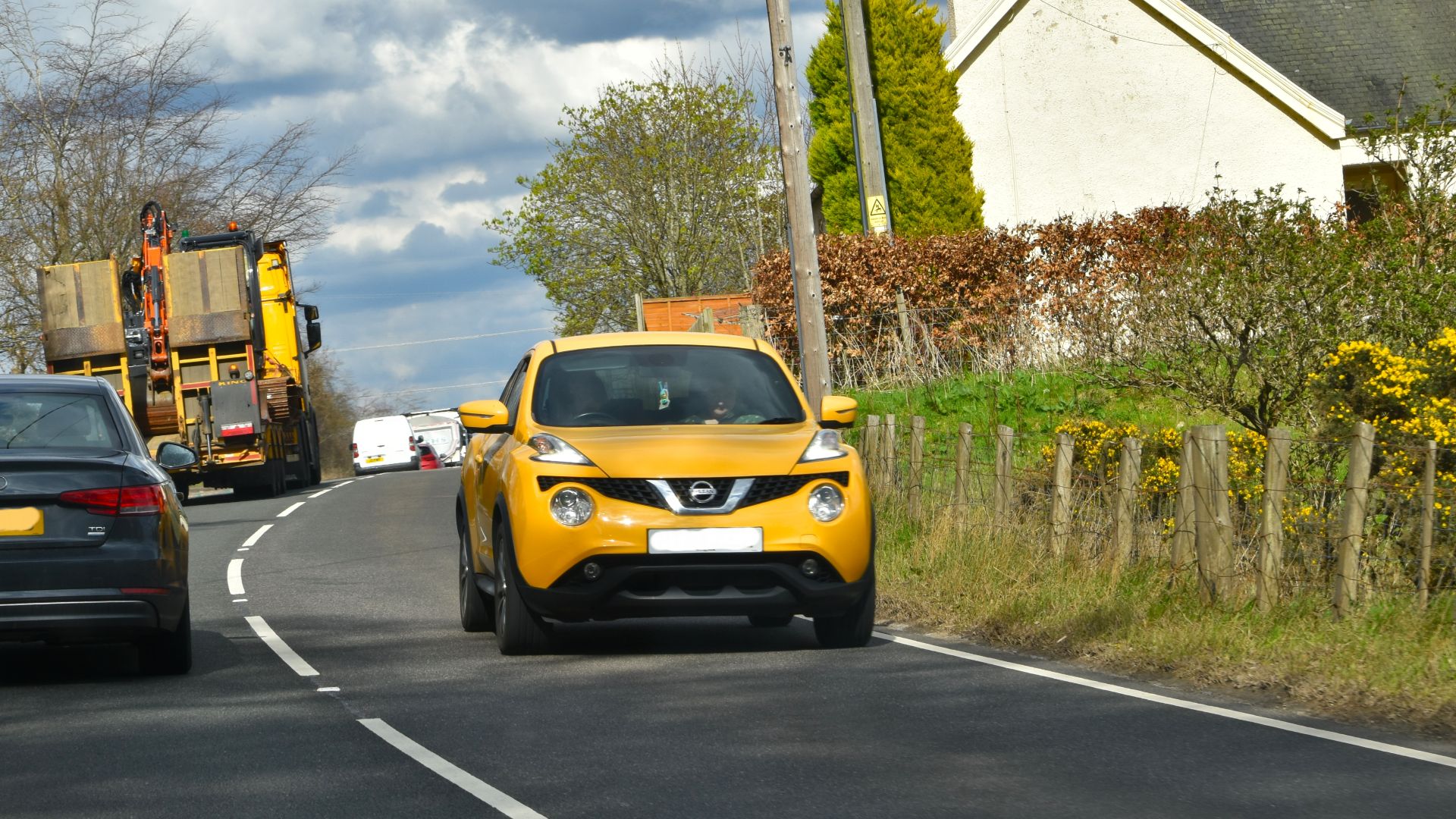 Launch: 2010
Generation: First (2010 - 2019)
Engines: 1,5 litre turbo R4 (diesel)
Power: 110 PS
Gearbox: 6 speed manual
Layout: front engine, front drive

Location: Craig Dunain, Scotland (U.K.)