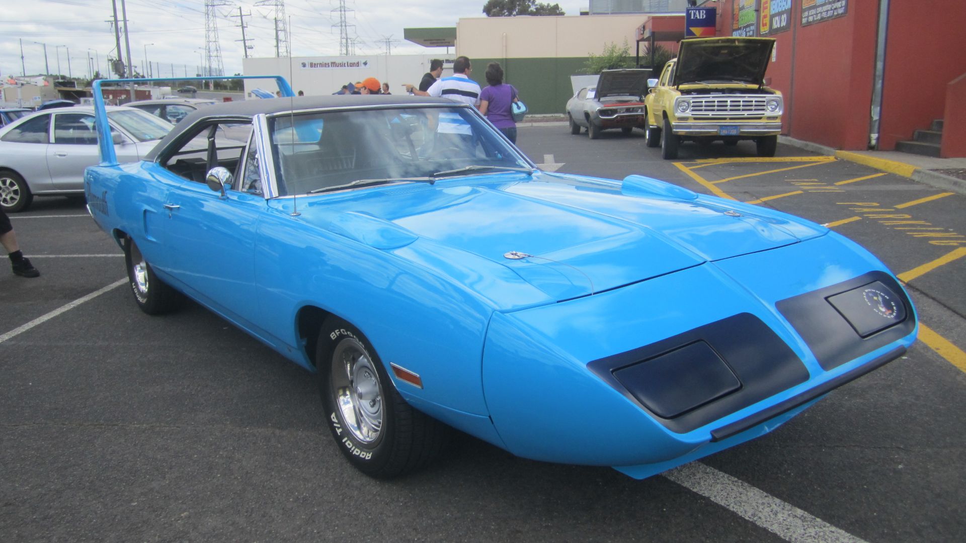The Dodge Daytona had a lot of success in 1969 in NASCAR against the Ford Torinos and Mercury Cyclones, so Plymouth built a similar car in 1970; The Superbird, it was based on the Road Runner but with 19inch long shark nose cap and 3ft high goal post rear