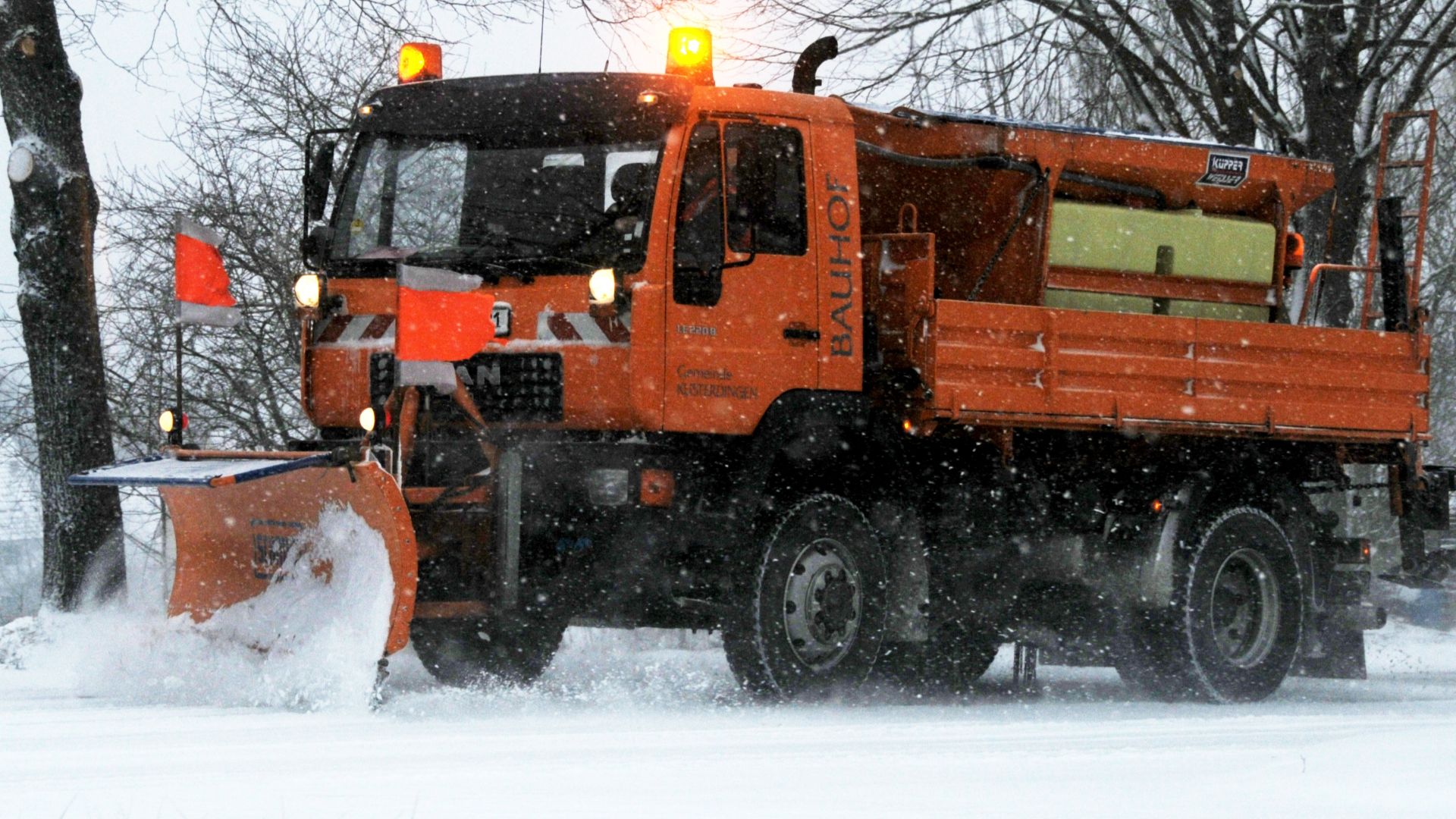 A German snowplow doing it's work