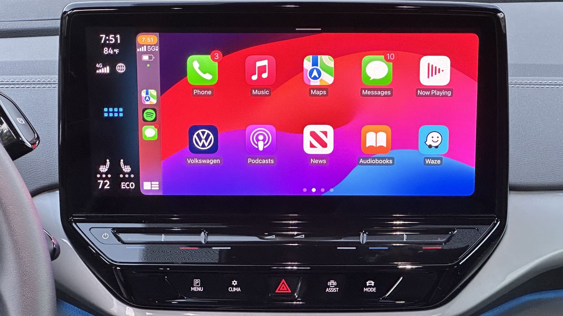 A photo of wireless Apple CarPlay running on a VW ID.4