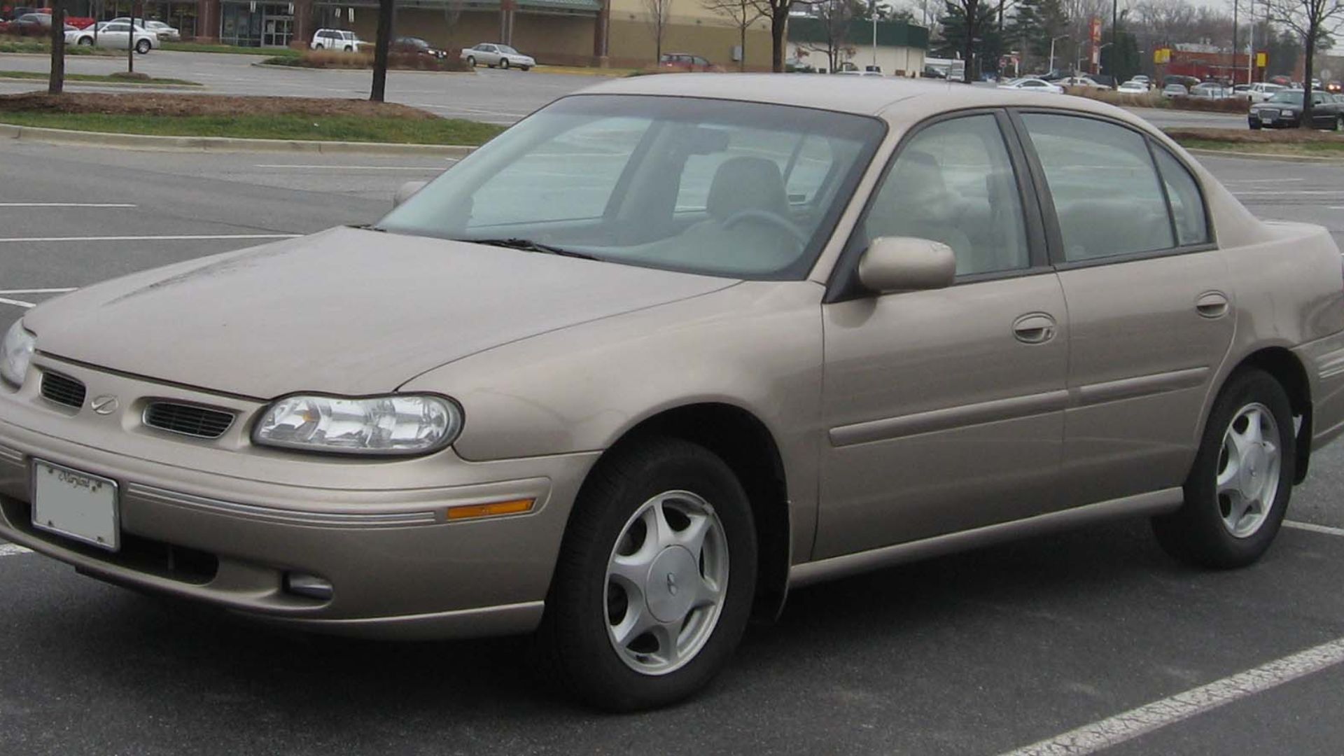 1997-1999 Oldsmobile Cutlass photographed in Clinton, Maryland, USA.