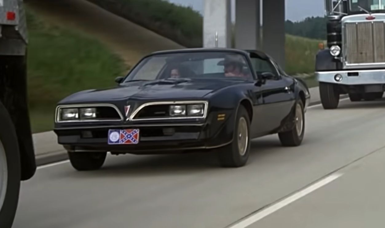 Screenshot from Smokey and the Bandit (1977)