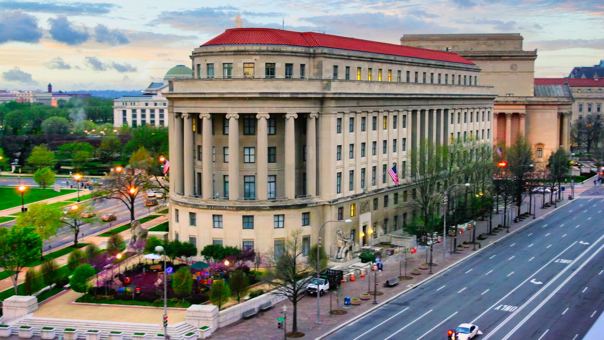 The Apex Building, headquarters of the Federal Trade Commission, on Constitution Avenue and 7th Streets in Washington, D.C. The building was designed by Edward H. Bennett under the purview of Secretary of the Treasury Andrew W. Mellon, and was completed i
