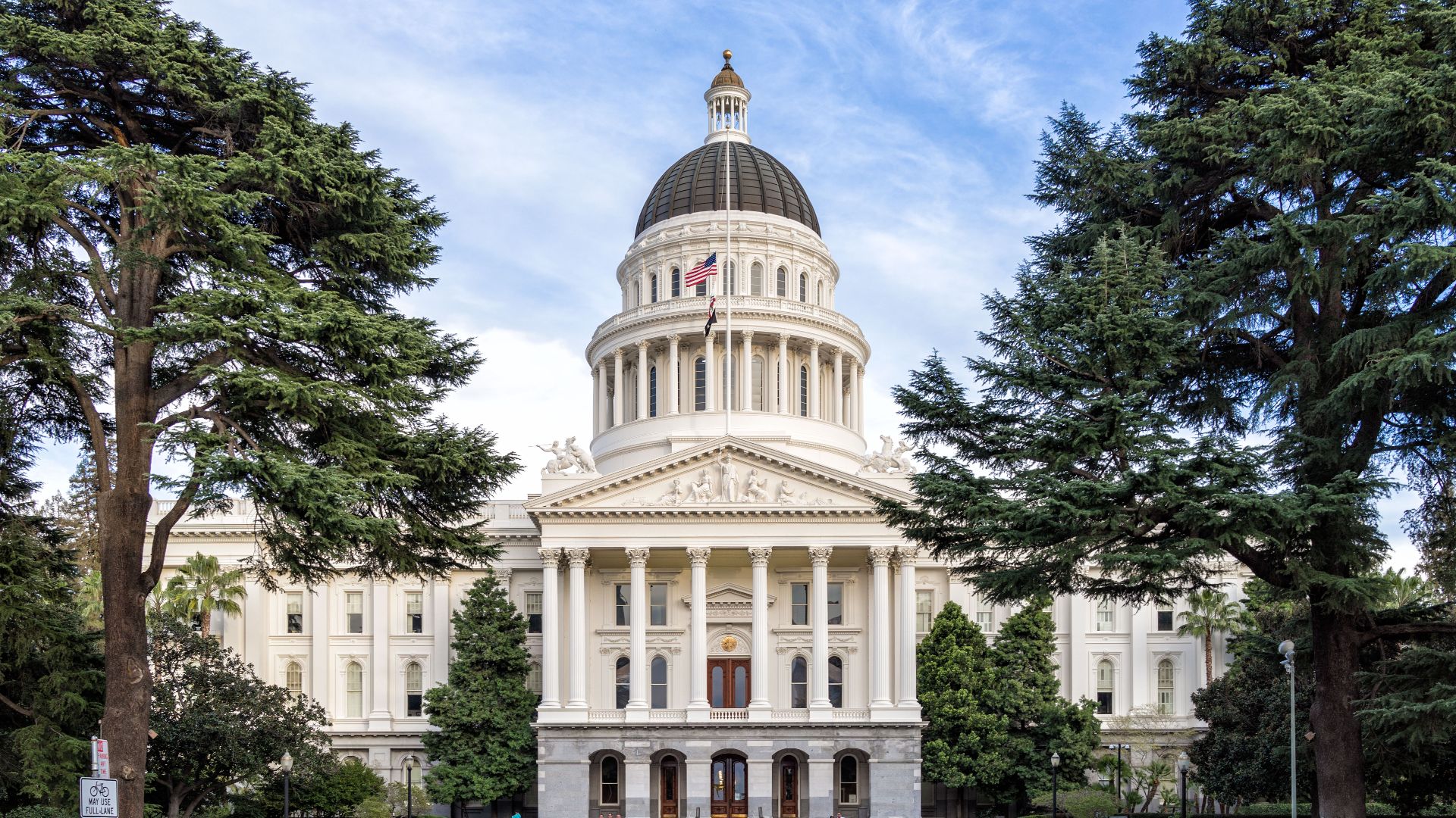 Sacramento, View of California State Capitol from 10th Street
