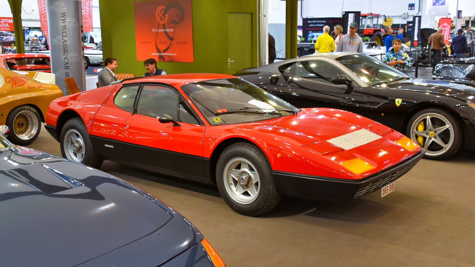 Production: 1973 - 1976
Total made: 387
Engine: 4,4 litre flat 12 (petrol)
Power: 380 PS
Gearbox: 5-speed manual

Layout: mid engine, rear drive