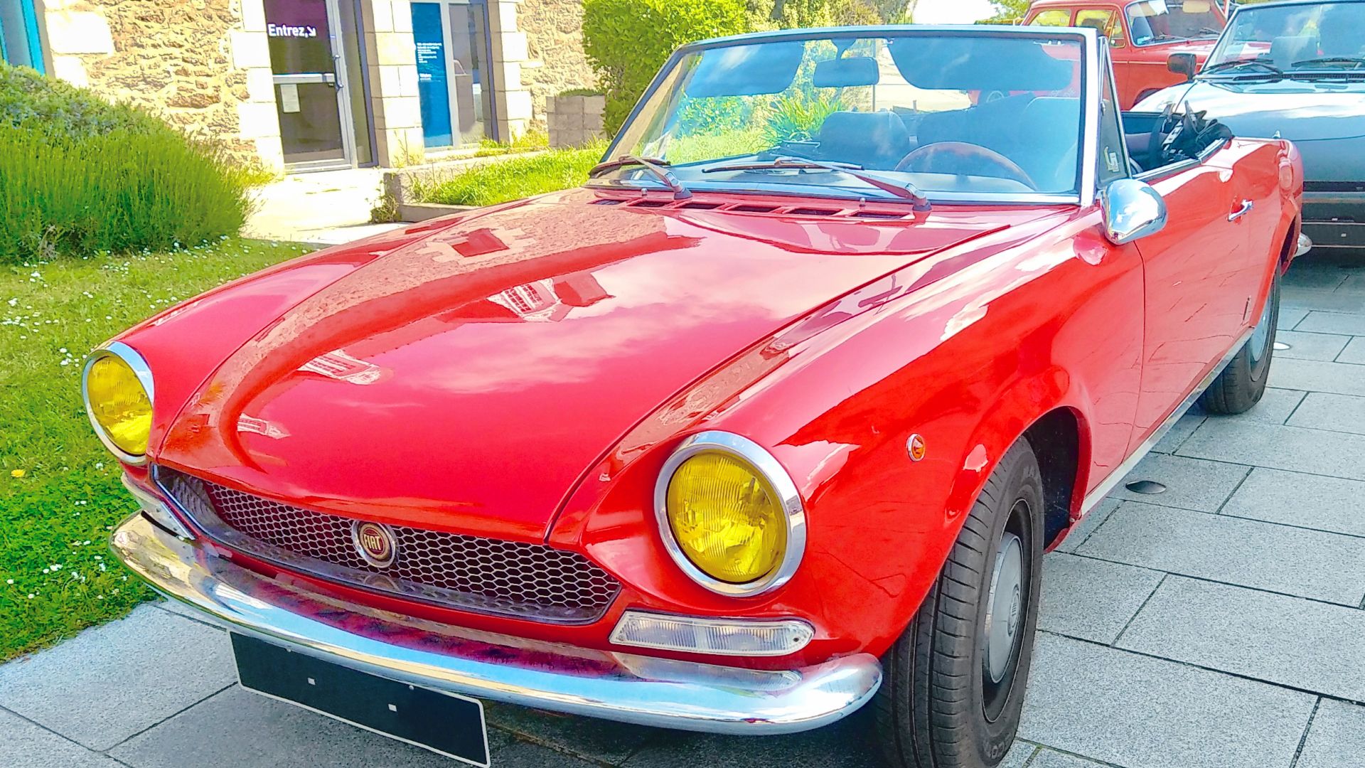 Fiat 124 Sport Spider, un modèle de cabriolet présenté au Salon de Turin de 1966.