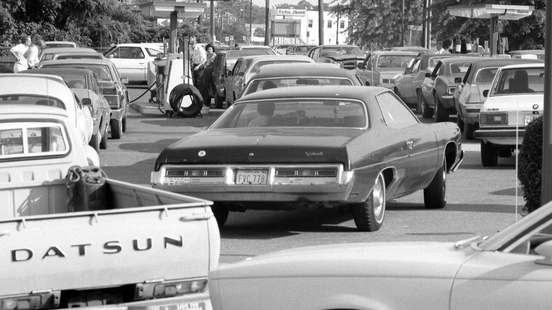 Automobiles lining up for fuel at a service station in the U.S. state of Maryland in the United States, in June 1979.