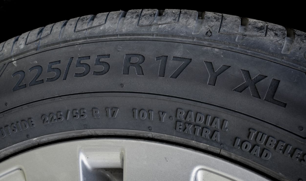 Tire size. Tire marking with size indication.