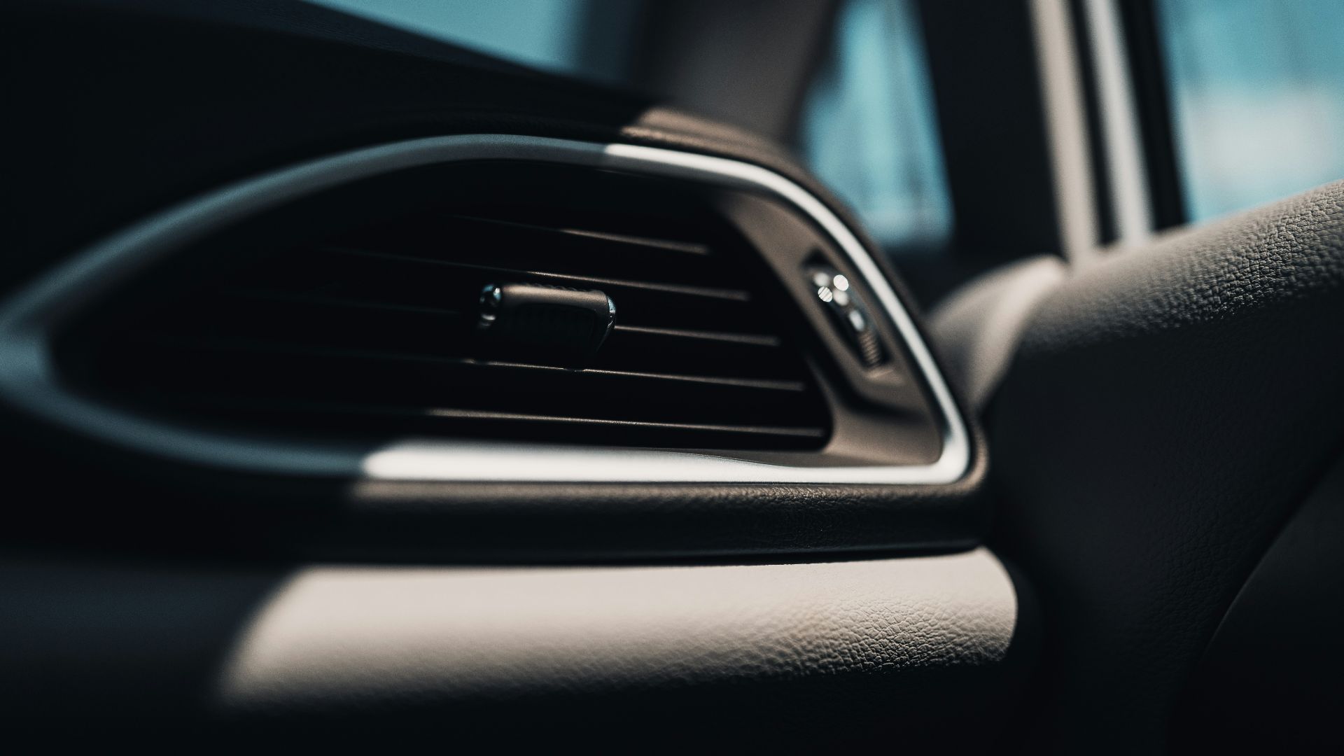 black and silver car door handle