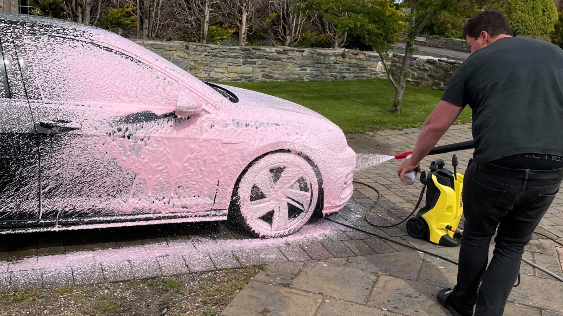 Detailing car